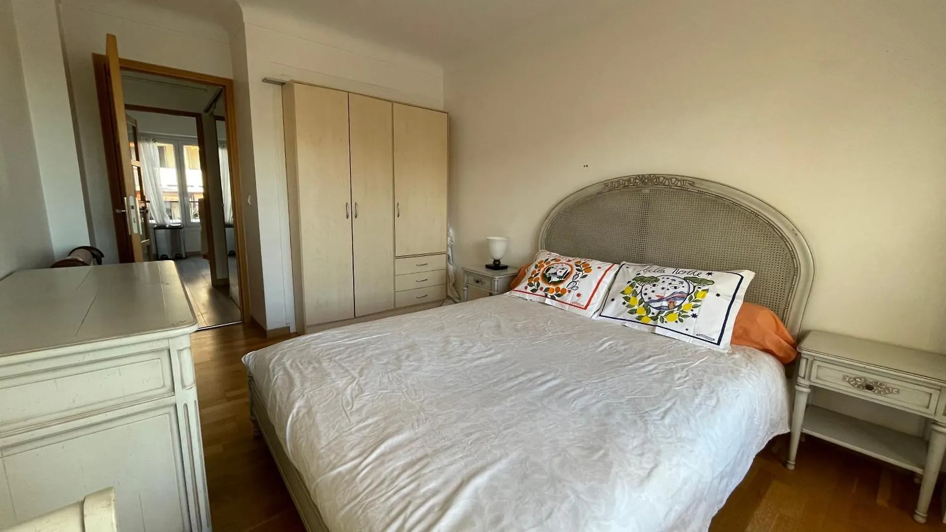 3 Pieces Agreable, Confortable Cannes Apartman